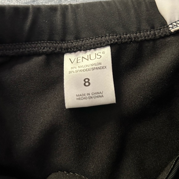 Venus NWOT 8 - Picture 4 of 4